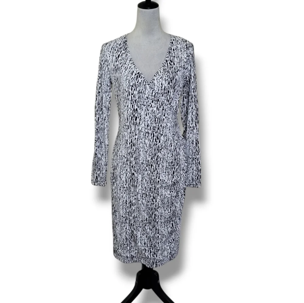 Banana Republic Black & White Faux Wrap Dress Size Medium - Picture 3 of 10